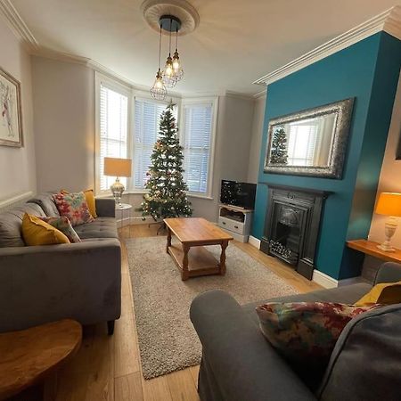 Gloucester Rd 2 Mins Away - Fab, New, Trendy House Bristol Exterior foto