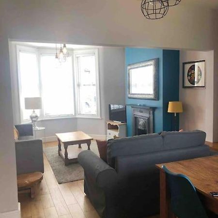 Gloucester Rd 2 Mins Away - Fab, New, Trendy House Bristol Exterior foto