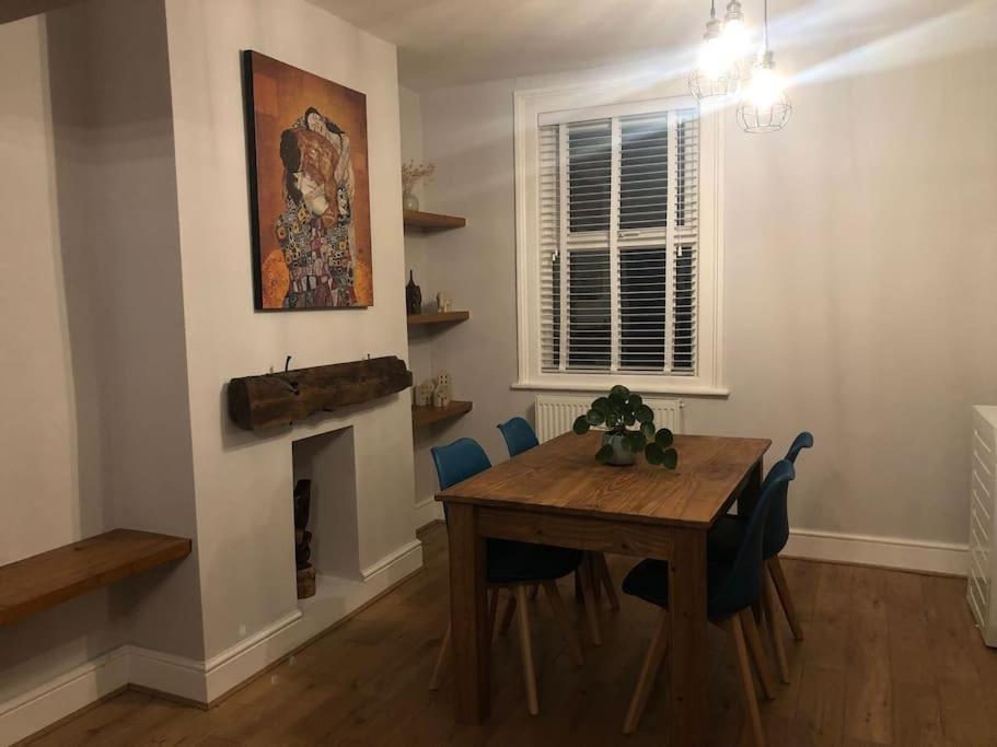 Gloucester Rd 2 Mins Away - Fab, New, Trendy House Bristol Exterior foto