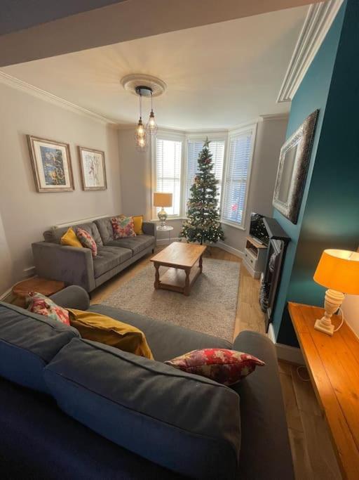 Gloucester Rd 2 Mins Away - Fab, New, Trendy House Bristol Exterior foto