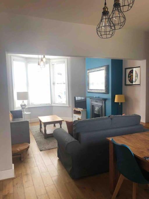 Gloucester Rd 2 Mins Away - Fab, New, Trendy House Bristol Exterior foto